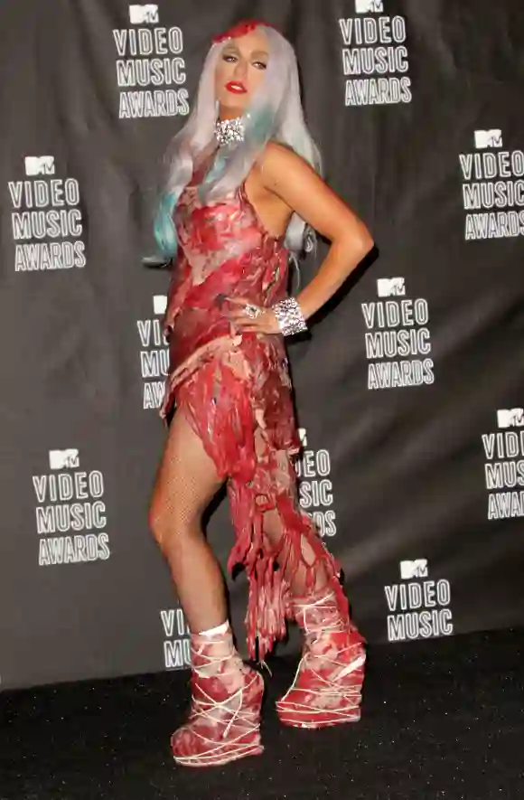 Lady Gaga pose dans la salle de presse lors des MTV Video Music Awards.