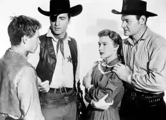 BLACK PATCH, l-r: Tom Pittman, George Montgomery, Diane Brewster, Leo Gordon, 1957 Courtesy Everett Collection PUBLICATI