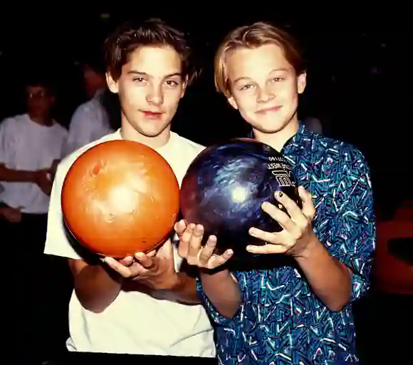 TOBEY MAGUIRE Y LEONARDO DICAPRIO 1990