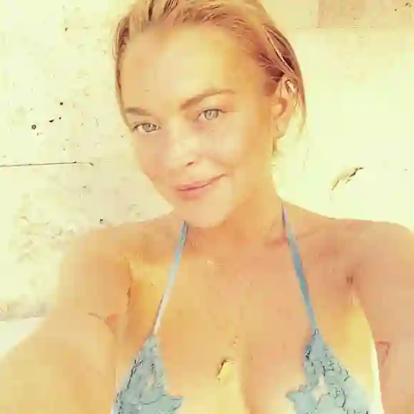 Lindsay Lohan shows herself completely without makeup