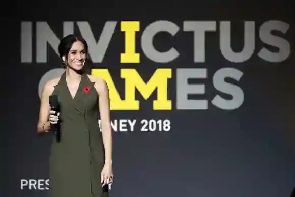 SYDNEY, AUSTRALIA - OCTOBER 27: Meghan, Duchess of Sussex speaks on stage during the 2018 Invictus Games Closing Ceremony at Qudos Bank Arena on October 27, 2018 in Sydney, Australia. (Photo by Mark Kolbe/Getty Images for the Invictus Games Foundation)