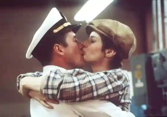 Las parejas cinematográficas más bellas de los 80: 'An Officer and a Gentleman' (1982) con Richard Gere y Debra Winger