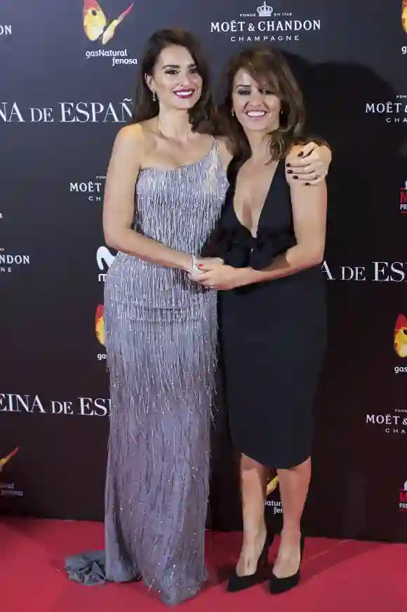 Penélope Cruz and Mónica Cruz in 2016