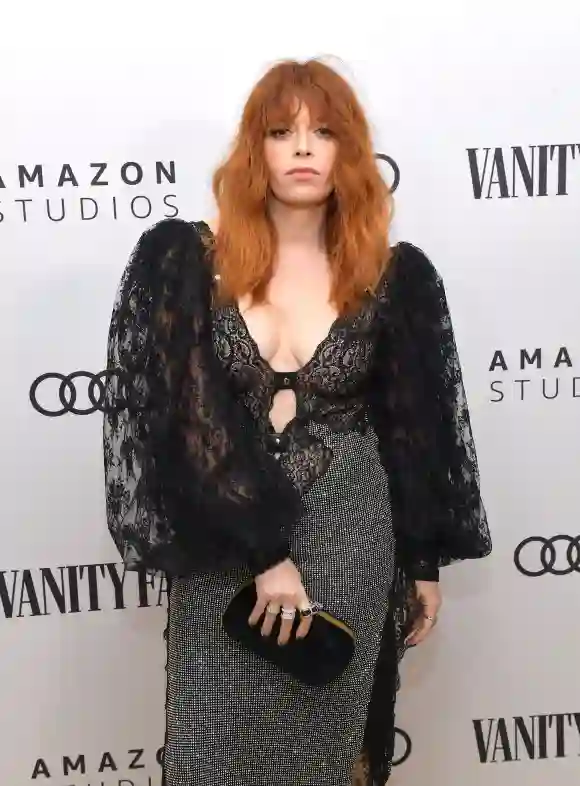 Natasha Lyonne en la alfombra roja de la entrega de premios 2020