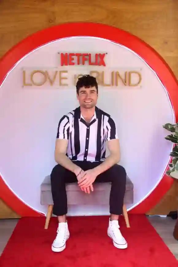 El reparto de Love Is Blind celebra la primera reunión en directo de Netflix con los icónicos Pods en Venice, California