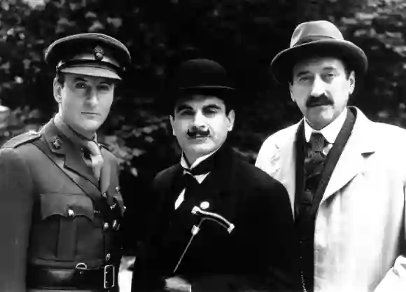 AGATHA CHRISTIES POIROT TV THE MYSTERIOUS AFFAIR AT STYLES L-R, HUGH FRASER AS LIEUTENANT HASTINGS, DAVID SUCHET AS HER