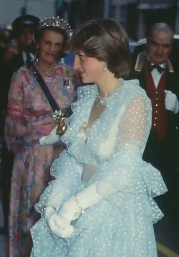 Lady Diana Spencer (1961 - 1997, later Diana, Princess of Wales) at a banquet given at Claridges hotel for King Khalid of Saudi Arabia, 11th June 1981. (Photo by Keystone/Hulton Archive/Getty Images)