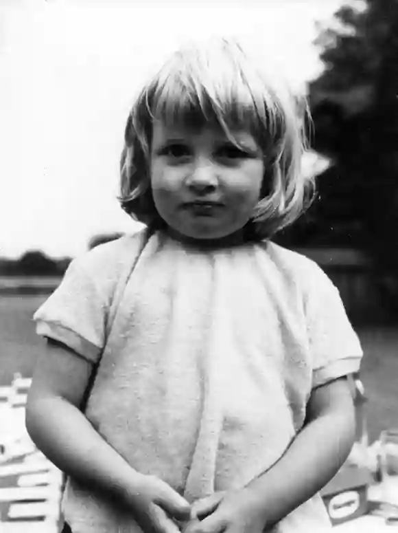 Princess Diana: Her Life in Pictures (Age 2) young childhood photos portraits