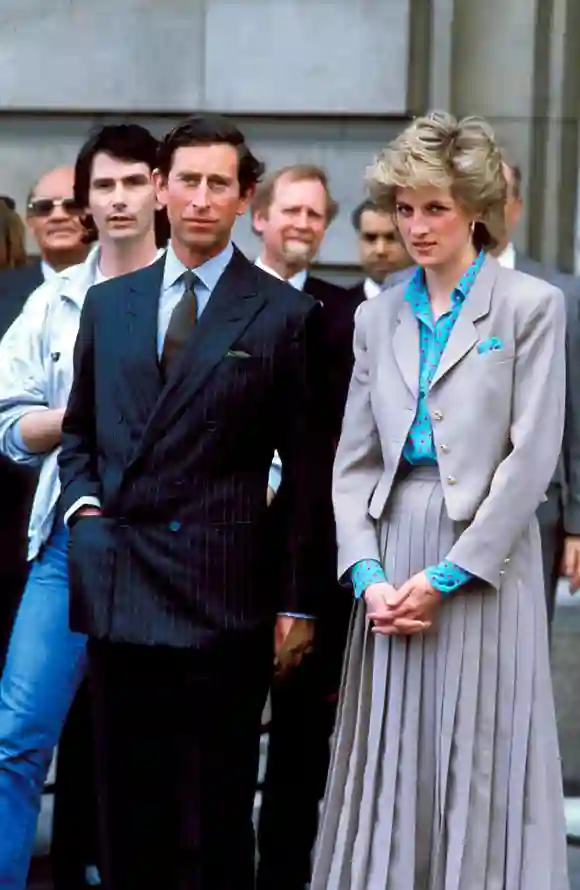 La princesa Diana y el príncipe Carlos se divorciaron
