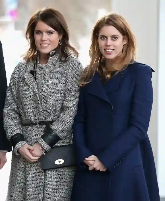 La princesse Beatrice et la princesse Eugénie d'York visitent Hanovre lors du GREAT Britain MINI Tour