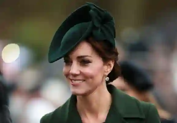 Princesse Kate meilleure tenue mode Noël royal Sandringham service église marche
