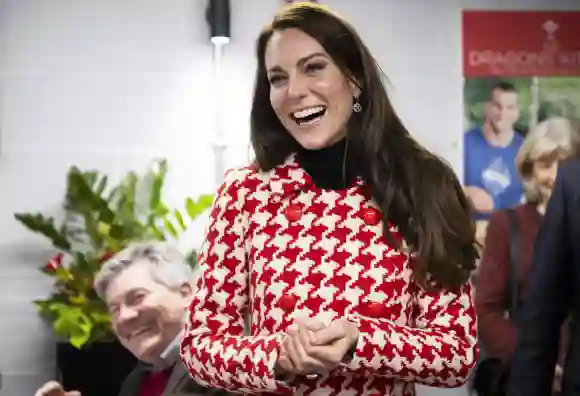 Princess Kate maternity coat red white houndstooth Prince William pregnant Prince Louis