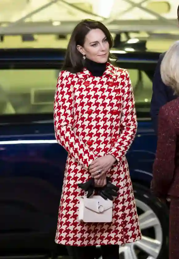 Princess Kate maternity coat red white houndstooth Prince William pregnant Prince Louis