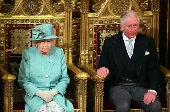 Preocupación por la Reina: ¿Recibió COVID del Príncipe Carlos?