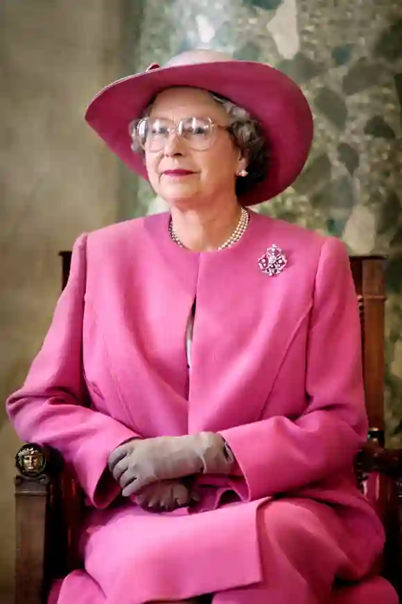 Reine Elizabeth II : sa vie en images photos portraits années 1990