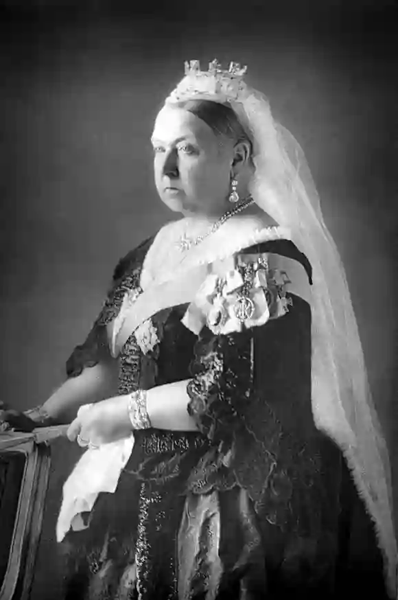 Queen Victoria: Her Life and Reign In Pictures Photographs Portraits