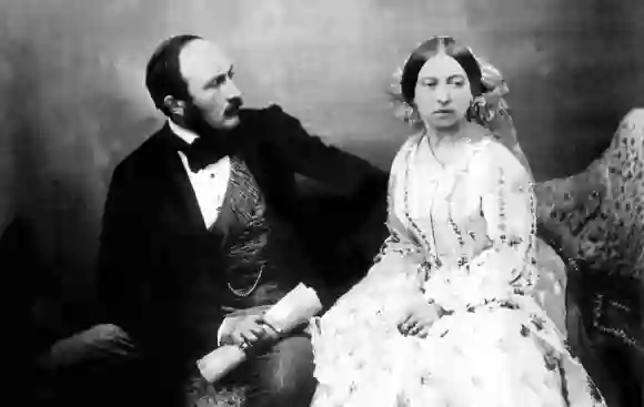 La reina Victoria y el príncipe Alberto primos primeros parientes relacionados cómo árbol genealógico de la familia real alemán británico boda matrimonio Saxe-Coburg Gotha historia