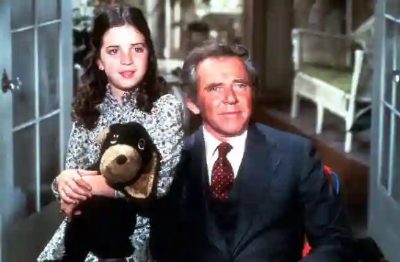 FAMILY US TV SERIES 1976 - 1980 FAMILY US TV SERIES 1976 - 1980 QUINN CUMMINGS as Annie Cooper, JAMES BRODERICK as Doug