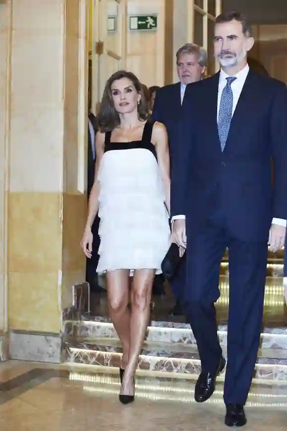 La reine Letizia a assisté à la remise des prix de journalisme Francisco Cerecedo à Florencio Domínguez à l'hôtel Ritz le 22 novembre 2017 à Madrid.