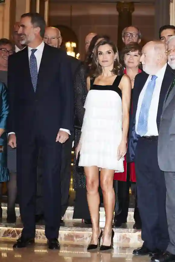 La reine Letizia a assisté à la remise des prix de journalisme Francisco Cerecedo à Florencio Domínguez à l'hôtel Ritz le 22 novembre 2017 à Madrid.