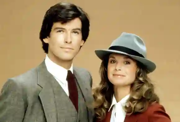 Remington Steele Cast : Hier et aujourd'hui aujourd'hui 2021 2022 où sont-ils acteur actrice stars Pierce Brosnan NBC séries télévisées