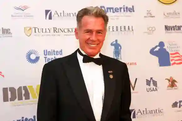 Remington Steele Cast : Hier et aujourd'hui aujourd'hui 2021 2022 où sont-ils acteur actrice stars Pierce Brosnan NBC séries télévisées Jack Scalia