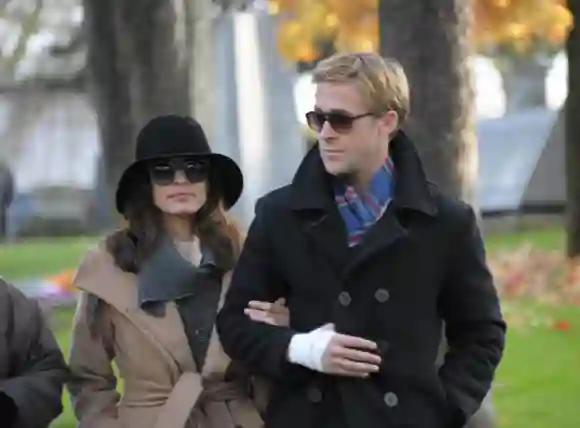 Eva Mendes and Ryan Gosling at the Pere Lachaise Cemetary - Paris Eva Mendes and Ryan Gosling visiting the Pere Lachaise