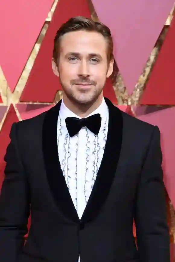 Ryan Gosling con un elegante traje