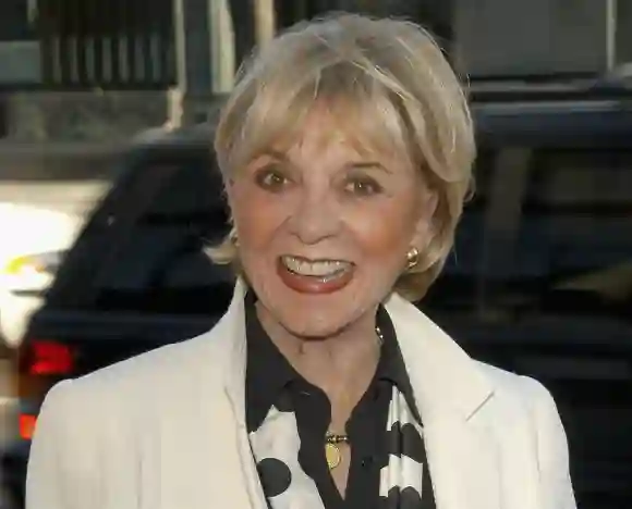 Scarecrow and Mrs. King Cast Then and Now today 2021 2022 where are they actor actress stars still alive Beverly Garland