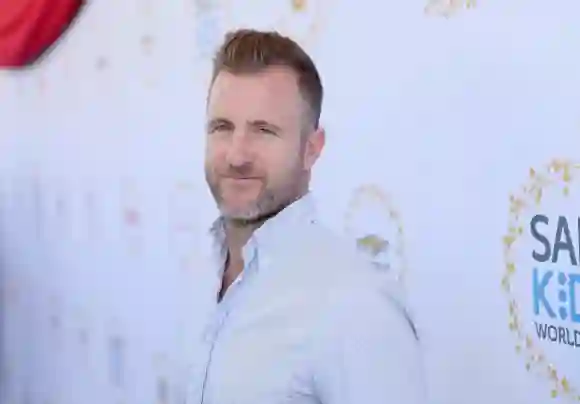 'Hawaii Five-0' Actor Scott Caan Returning To new TV show crime Series Topangaland 2021 news SEAL Team CBS star