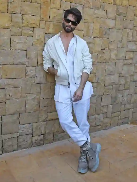 March 30, 2022, Mumbai, Maharashtra, India: Bollywood actor Shahid Kapoor poses for a photo during the promotion of his