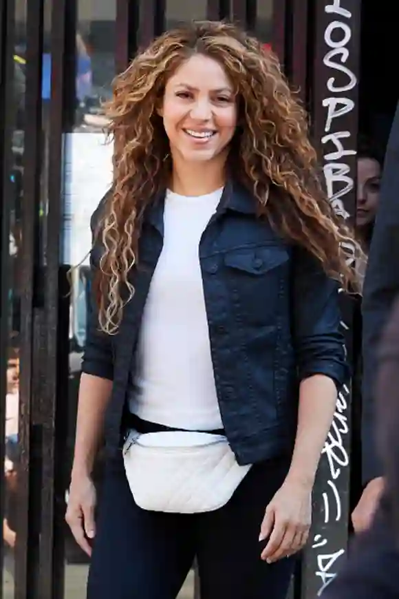Shakira se présente au tribunal pour avoir plagié la chanson "La Bicicleta".