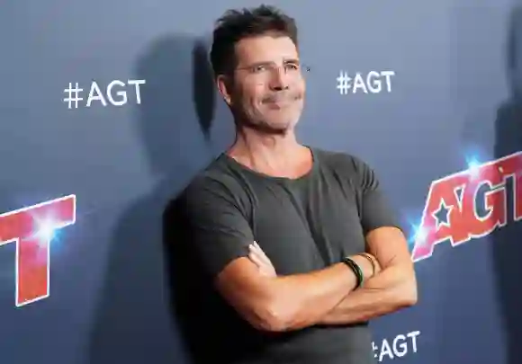 Simon Cowell first new appearance Christmas Concert 2020 after back surgery injury