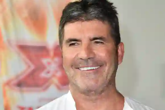 Simon Cowell Primera nueva aparición Evento Cirugía de espalda rota 2020