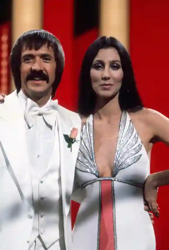 THE SONNY AND CHER SHOW, from left: Sonny Bono, Cher, 1976-77. ph: Frank Teti/TV Guide/courtesy Everett Collection Ref:T