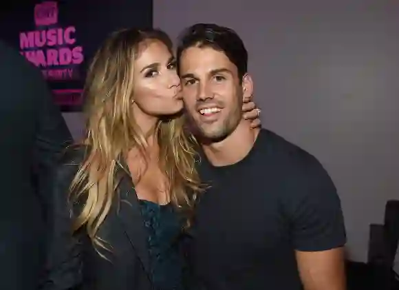 These Stars Are Married To Professional Football Players: NFLers wives partners girlfriends 2021 Jessie James Decker husband Eric