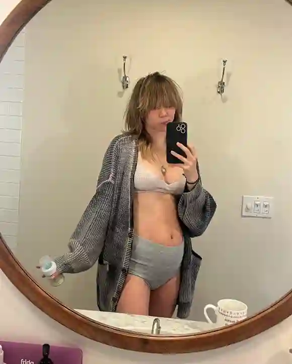 Suki Waterhouse shows off her after-baby body