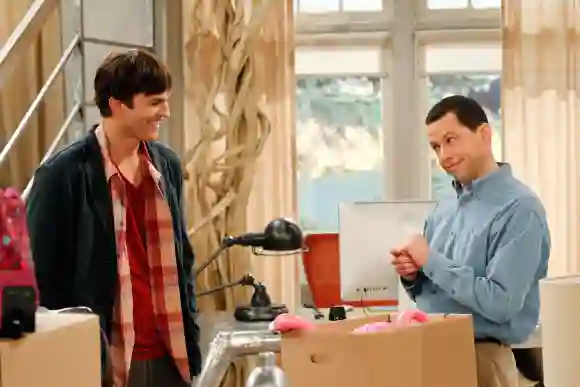 'Two and a Half Men': cast Ashton Kutcher and Jon Cryer (2012).