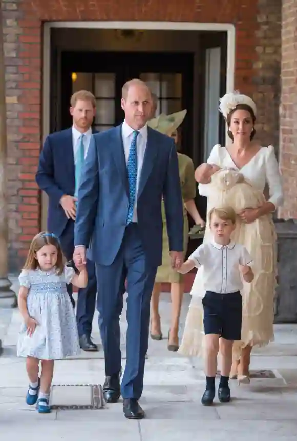 William y Kate con sus tres hijos.