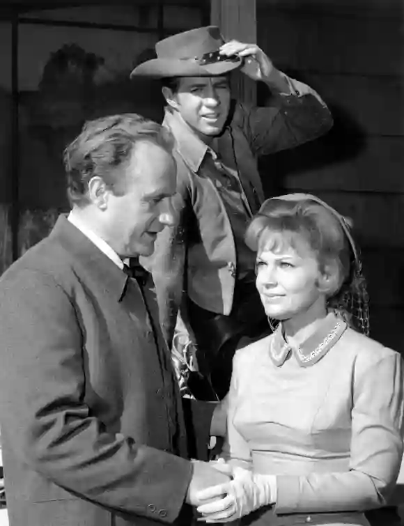 THE VIRGINIAN (aka THE MEN FROM SHILOH), Jack Warden, Clu Gulager, Marilyn Erskine, Shadows of The Past , (Season 3, air