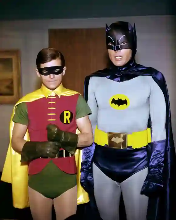 Adam West et Burt Ward en "Batman" et "Robin" dans les années 1960.
