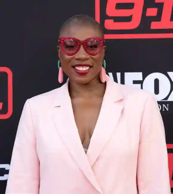 aisha hinds 911 appel d'urgence la henrietta wilson