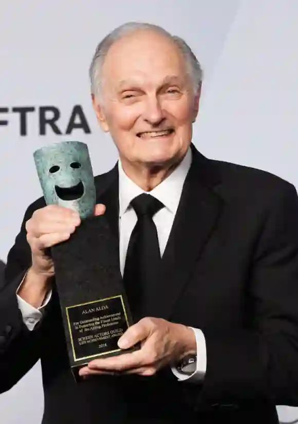 The Life And Legacy Of Alan Alda: A Comprehensive Biography - Image 1