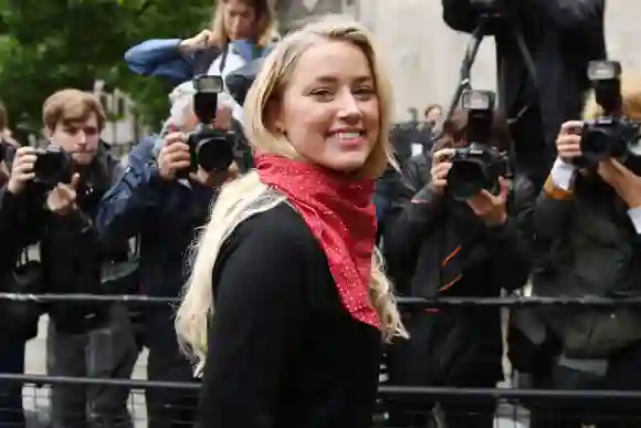 Amber Heard se presenta ante la corte