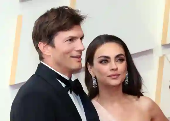 ashton kutcher and mila kuni's love story