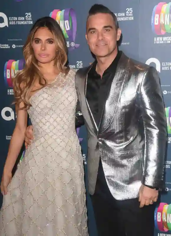 Ayda Field y Robbie Williams en la gala de Elton John para recaudar fondos contra el sida 2018