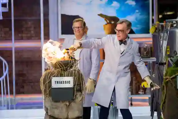 Bill Nye and Drew Carey in 'Bill Nye Saves the World'