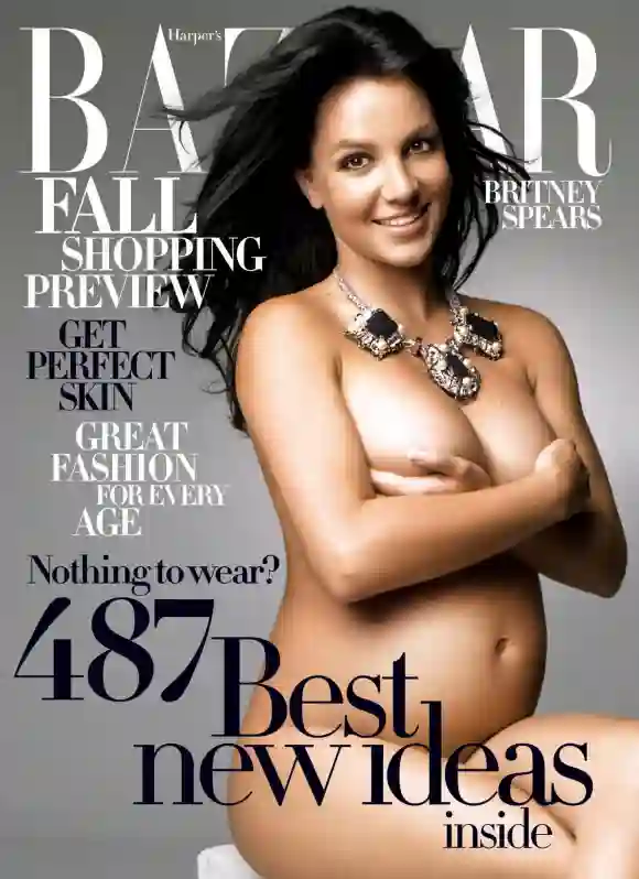 Britney Spears pose nue et enceinte en couverture de Bazaar