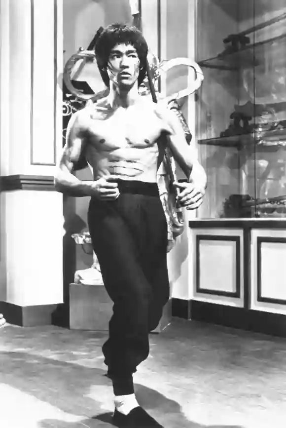 ENTER THE DRAGON, Bruce Lee, 1973 Please credit Courtesy Everett Collection PUBLICATIONxINxGERxSUIxAUTxONLY Copyright: x