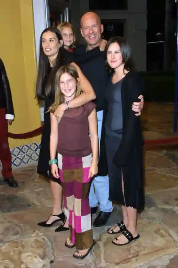 Tallulah, Scout y Rumer con sus padres Demi Moore y Bruce Willis